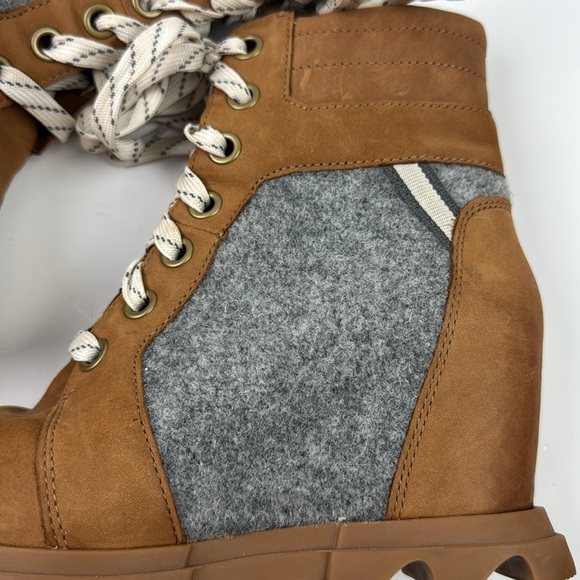 Perfect Sorel Joan of Arc hidden leather with wool wedge boot, size 8.5 - Picture 2 of 7
